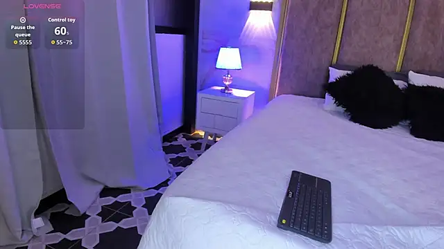 PerlaRogerss  online show from February 18, 2026, 10:22 am