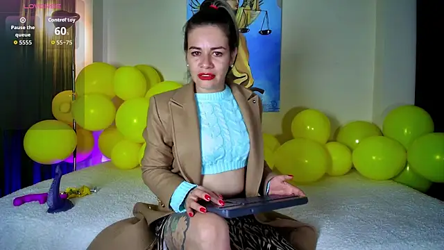 Snapshot of oriana_thomson01 chatting on May 16, 2026, 4:20 am oriana thomson01 online show from May 16, 2026, 4:20 am