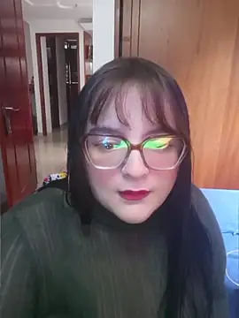 Snapshot of daphneev chatting on May 12, 2026, 6:27 pm daphneev online show from May 12, 2026, 6:27 pm