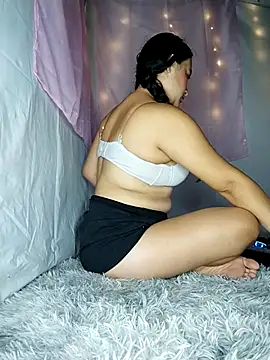 Snapshot of kloe-Dubois chatting on May 5, 2026, 2:58 pm kloe-Dubois online show from May 5, 2026, 2:58 pm