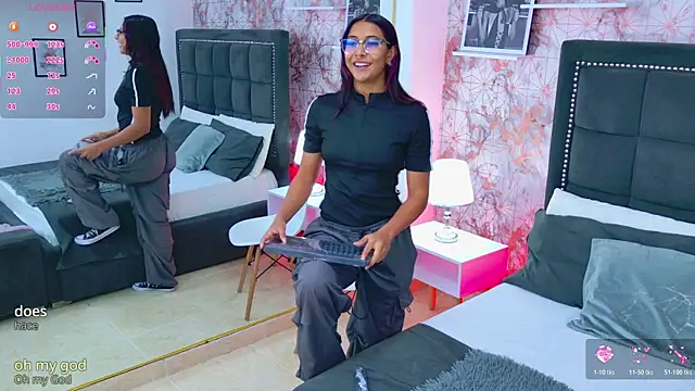 Raven Gloomy online show from May 25, 2026, 12:22 pm