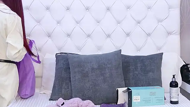 Snapshot of AntonellaEscudero chatting on May 10, 2026, 4:01 pm AntonellaEscudero online show from May 10, 2026, 4:01 pm