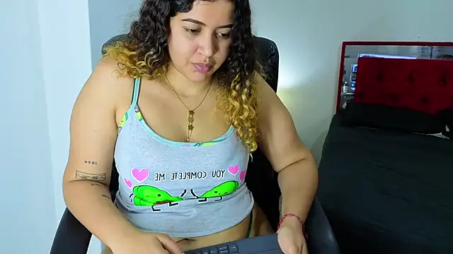 goodgirlxxl online show from April 28, 2026, 2:27 am