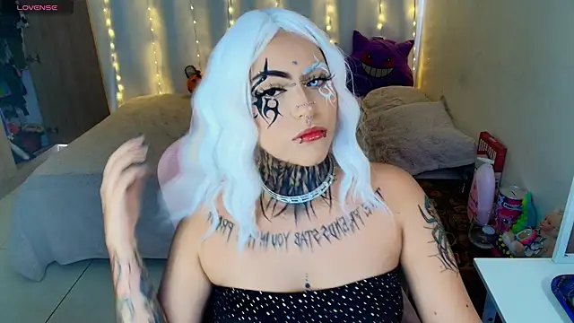 maliciaXpoison online show from April 26, 2026, 10:40 pm