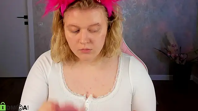 luna c0ra online show from April 24, 2026, 1:30 am