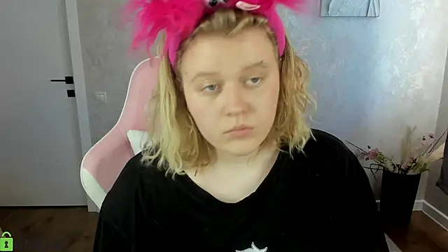 luna c0ra online show from April 26, 2026, 1:03 am