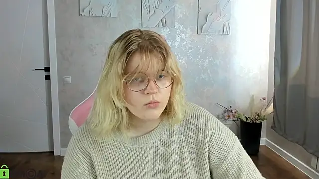 luna c0ra online show from April 29, 2026, 1:10 am