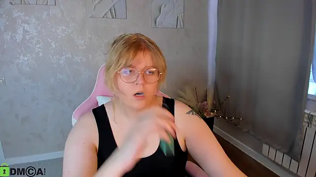 luna c0ra online show from May 2, 2026, 9:03 am