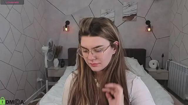 zoe j0y online show from February 20, 2026, 6:26 am