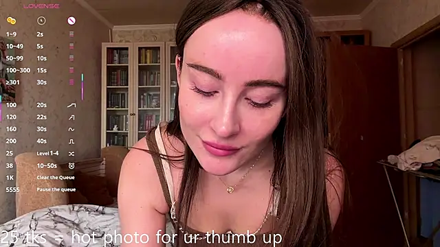 ToriHellberg online show from March 13, 2026, 9:27 am