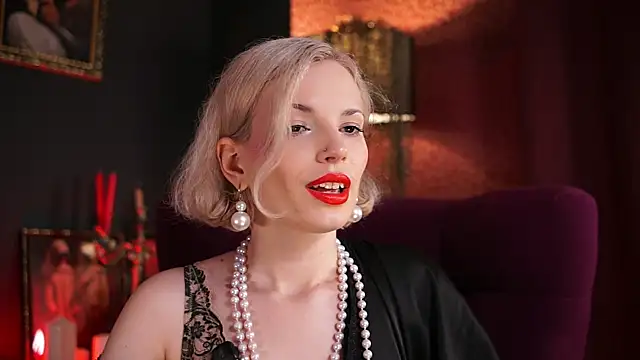 VinylKiss online show from July 31, 2026, 9:58 pm