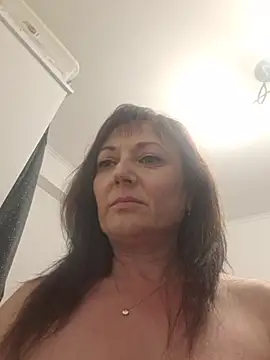 SaraGina online show from April 24, 2026, 8:44 pm