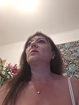 SaraGina online show from April 29, 2026, 9:32 pm