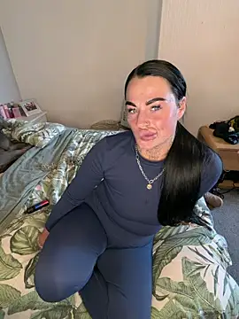 Darkfantisyx online show from April 29, 2026, 2:43 pm