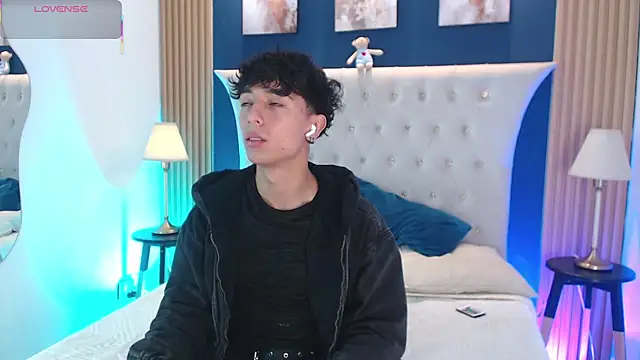 Aiden Rivers  online show from June 17, 2026, 1:01 pm