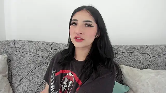 Snapshot of Kattengel_ chatting on May 31, 2026, 8:10 pm Kattengel online show from May 31, 2026, 8:10 pm
