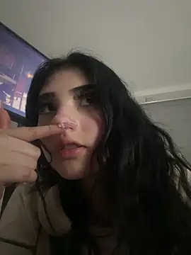 Snapshot of Kattengel_ chatting on July 1, 2026, 11:48 pm Kattengel online show from July 1, 2026, 11:48 pm
