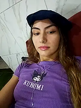 Larinhacat online show from March 11, 2026, 11:55 pm