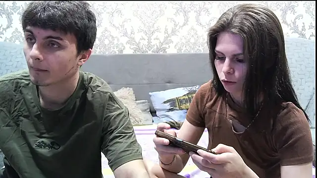 AmandaCouple online show from March 3, 2026, 5:13 am