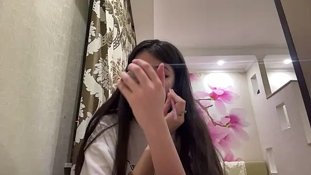 MaeRaads online show from March 2, 2026, 6:48 pm