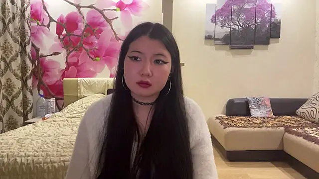MaeRaads online show from April 24, 2026, 10:34 pm