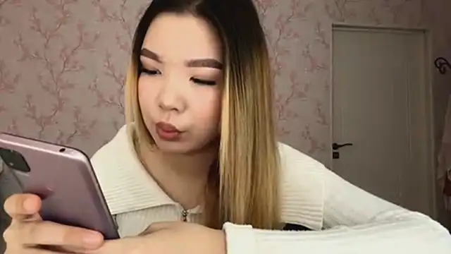 Snapshot of Elina_Mottel chatting on March 13, 2026, 10:44 am Elina Mottel online show from March 13, 2026, 10:44 am