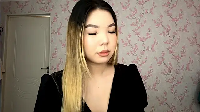 Snapshot of Elina_Mottel chatting on March 16, 2026, 11:47 am Elina Mottel online show from March 16, 2026, 11:47 am