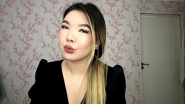 Snapshot of Elina_Mottel chatting on March 21, 2026, 6:07 am Elina Mottel online show from March 21, 2026, 6:07 am