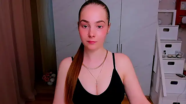 Maddy Wood  online show from April 27, 2026, 10:13 am