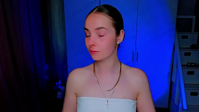 Snapshot of Maddy_Wood_ chatting on June 10, 2026, 2:16 pm Maddy Wood online show from June 10, 2026, 2:16 pm