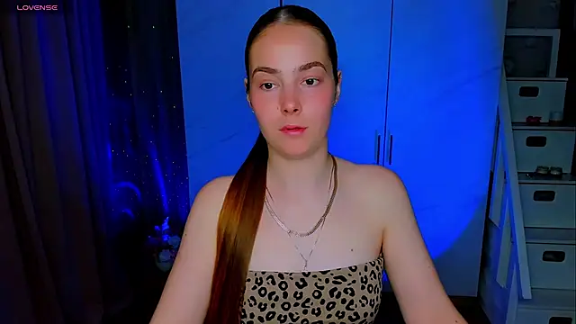 Snapshot of Maddy_Wood_ chatting on June 15, 2026, 3:47 pm Maddy Wood online show from June 15, 2026, 3:47 pm