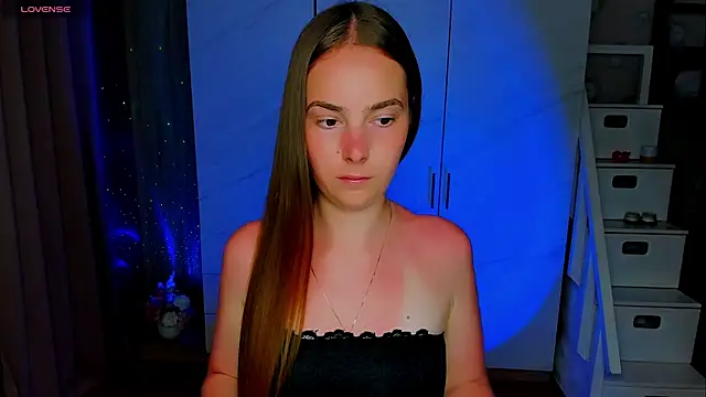 Snapshot of Maddy_Wood_ chatting on June 23, 2026, 4:27 pm Maddy Wood online show from June 23, 2026, 4:27 pm