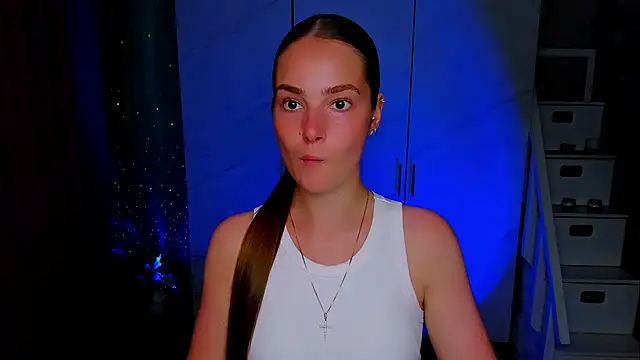 Snapshot of Maddy_Wood_ chatting on July 10, 2026, 5:04 pm Maddy Wood online show from July 10, 2026, 5:04 pm