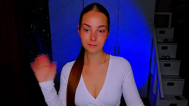 Snapshot of Maddy_Wood_ chatting on July 20, 2026, 4:31 pm Maddy Wood online show from July 20, 2026, 4:31 pm