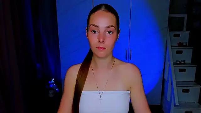 Snapshot of Maddy_Wood_ chatting on July 29, 2026, 4:27 pm Maddy Wood online show from July 29, 2026, 4:27 pm