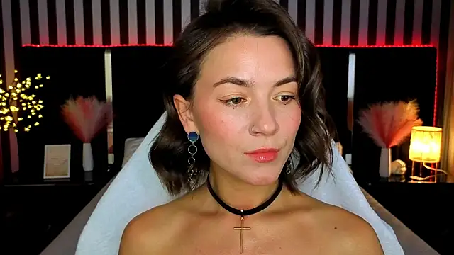 Snapshot of GracefulMichelle chatting on May 5, 2026, 7:44 pm GracefulMichelle online show from May 5, 2026, 7:44 pm