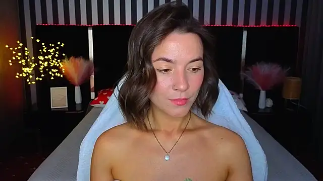Snapshot of GracefulMichelle chatting on May 11, 2026, 7:55 pm GracefulMichelle online show from May 11, 2026, 7:55 pm
