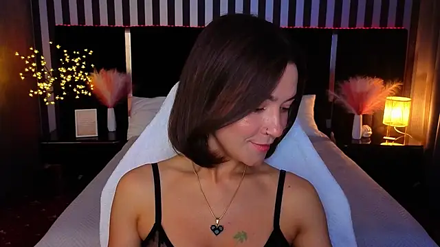 Snapshot of GracefulMichelle chatting on May 13, 2026, 7:22 pm GracefulMichelle online show from May 13, 2026, 7:22 pm