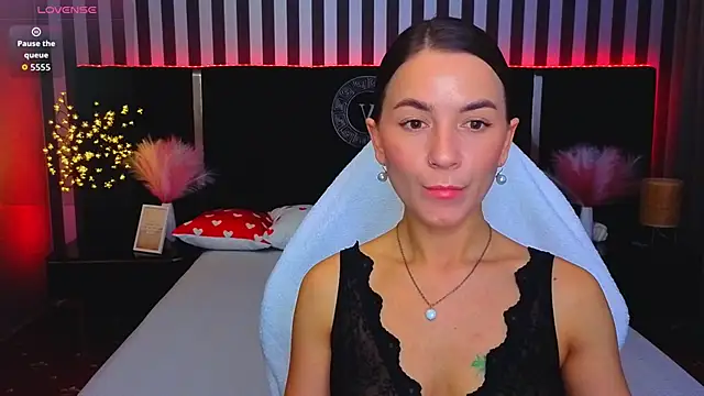 Snapshot of GracefulMichelle chatting on May 19, 2026, 7:31 pm GracefulMichelle online show from May 19, 2026, 7:31 pm