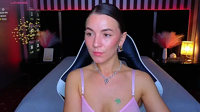 Snapshot of GracefulMichelle chatting on June 9, 2026, 7:14 pm GracefulMichelle online show from June 9, 2026, 7:14 pm