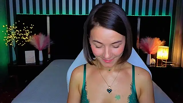 Snapshot of GracefulMichelle chatting on June 15, 2026, 7:16 pm GracefulMichelle online show from June 15, 2026, 7:16 pm