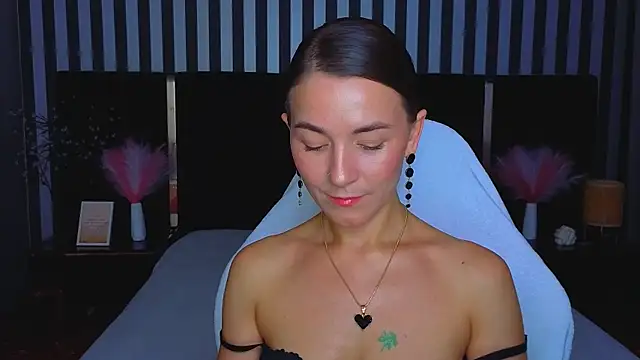 Snapshot of GracefulMichelle chatting on June 20, 2026, 7:27 pm GracefulMichelle online show from June 20, 2026, 7:27 pm