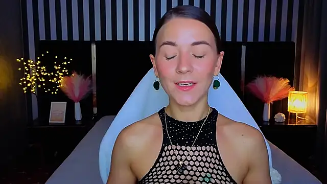 Snapshot of GracefulMichelle chatting on June 22, 2026, 7:11 pm GracefulMichelle online show from June 22, 2026, 7:11 pm