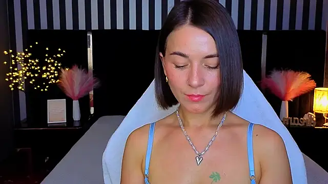 Snapshot of GracefulMichelle chatting on June 26, 2026, 7:40 pm GracefulMichelle online show from June 26, 2026, 7:40 pm