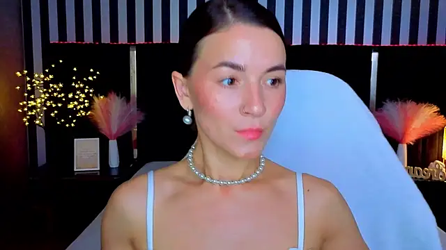 Snapshot of GracefulMichelle chatting on June 27, 2026, 7:41 pm GracefulMichelle online show from June 27, 2026, 7:41 pm