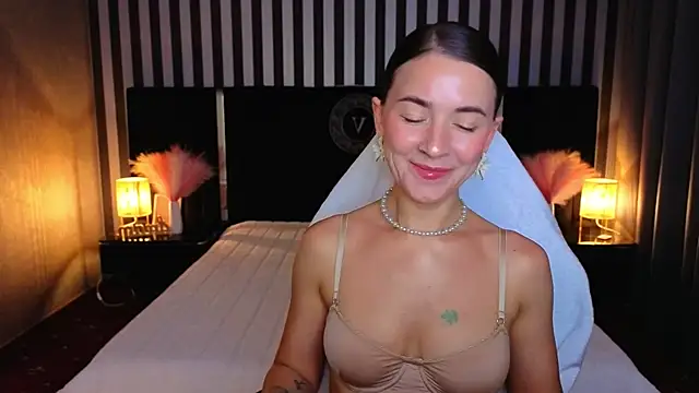Snapshot of GracefulMichelle chatting on July 26, 2026, 7:21 pm GracefulMichelle online show from July 26, 2026, 7:21 pm