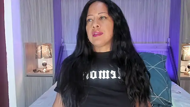 AllieBennet online show from April 22, 2026, 7:37 pm