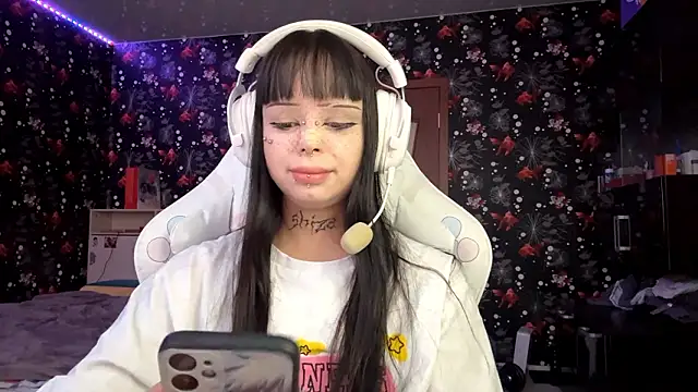 Luna Sohotti online show from March 13, 2026, 3:18 pm