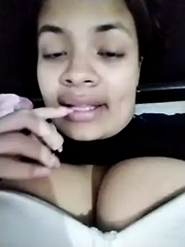 Snapshot of SiaFoxx_ chatting on April 6, 2026, 3:04 am SiaFoxx online show from April 6, 2026, 3:04 am