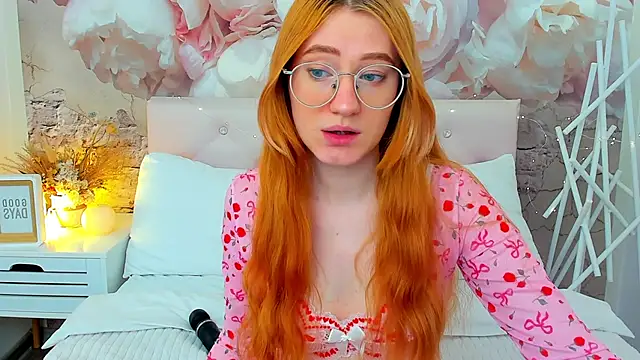 Snapshot of TinaHarp chatting on June 14, 2026, 5:20 am TinaHarp online show from June 14, 2026, 5:20 am